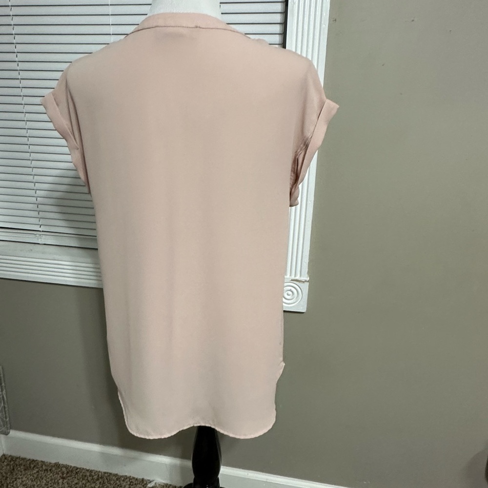 Philosophy women’s size M V-neck blouse with rolled cuff, sleeves, blush pink - Picture 5 of 8